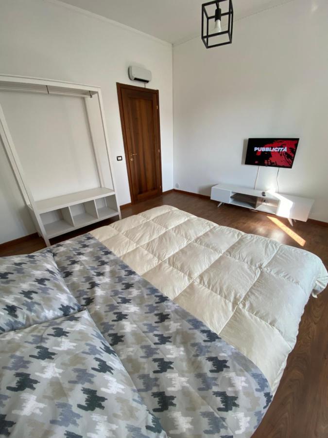 Hotel Hlux Oi Affiₜₜacaₘere Piacenza Exteriér fotografie